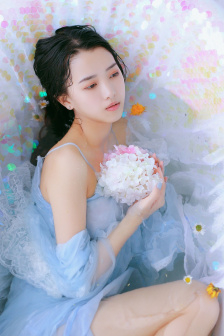 绣榻春风在线